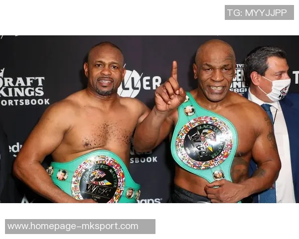 今天泰森与小罗伊琼斯的巅峰对决引发拳击界热议与期待 今天泰森与小罗伊琼斯的巅峰对决引发拳击界热议与期待