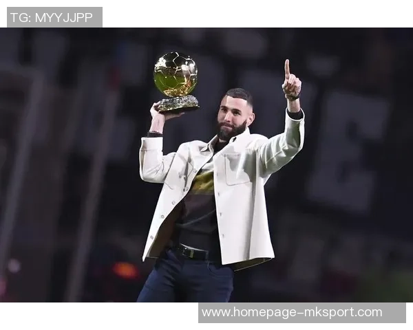 本泽马：从足球天才到传奇射手的辉煌旅程与影响力分析